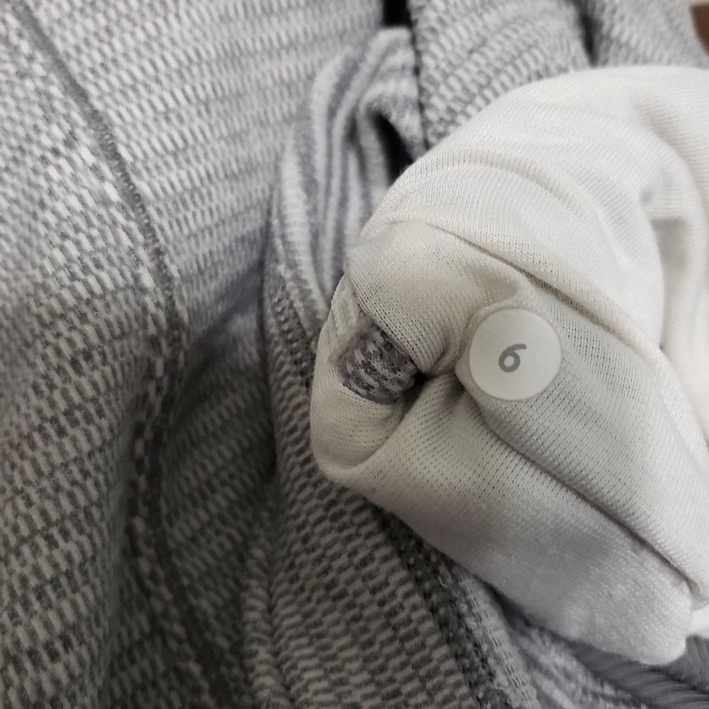 Lululemon Runderful 1/2 Zip - Picture 12 of 12